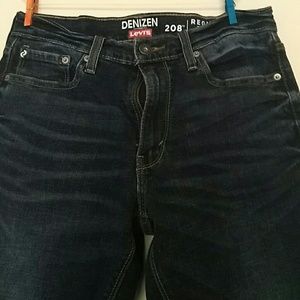Levi's dark blue jeans size 30/32